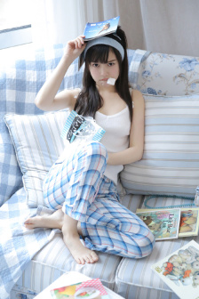 我和美艳的巨ru麻麻